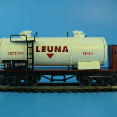 LEUNA 1